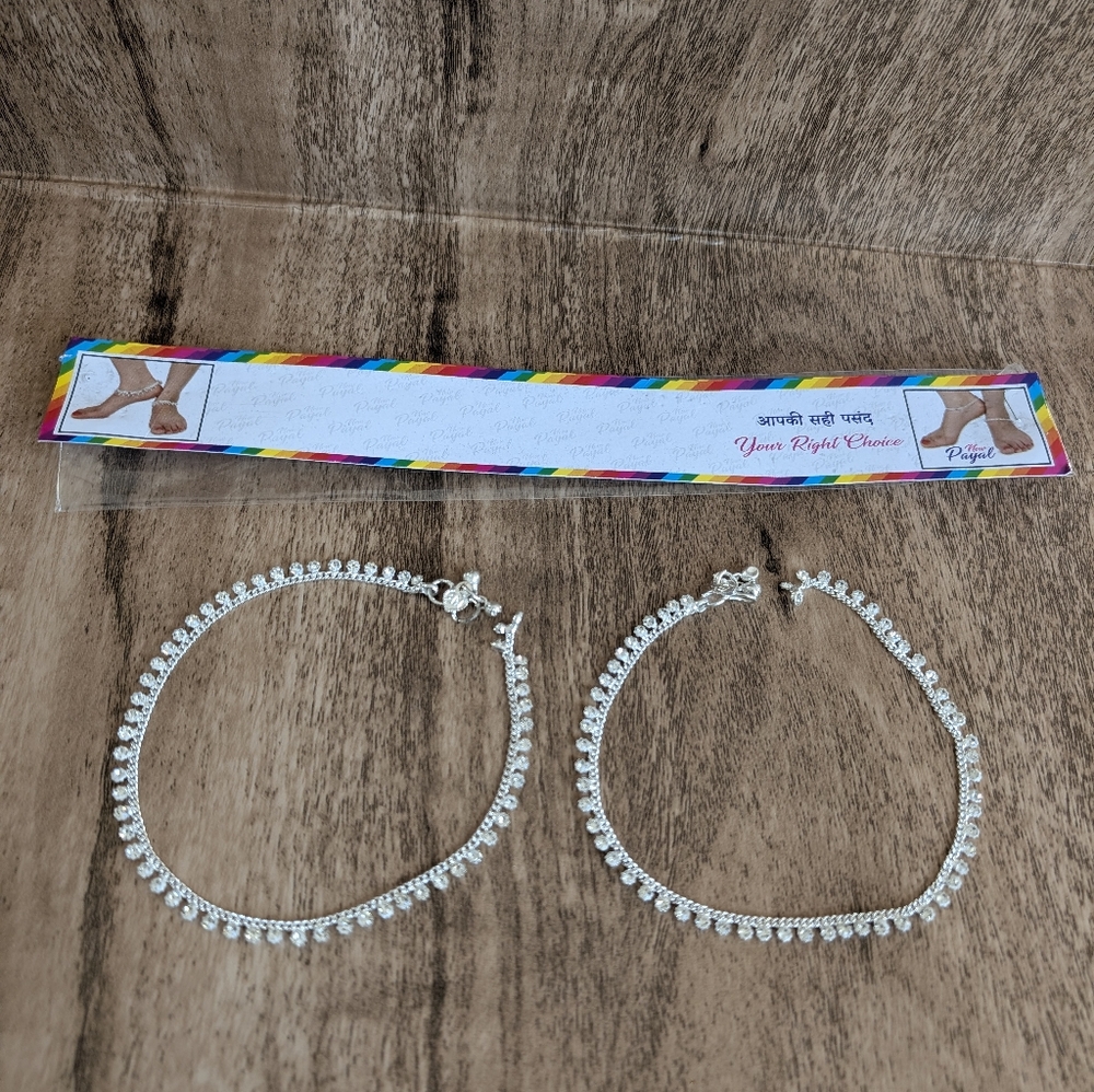 NWOT Silver Anklet Set